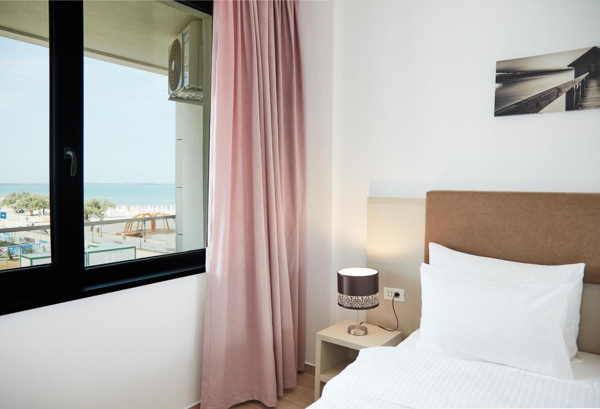 Excelsior Apartaments Mamaia Nord Năvodari Екстериор снимка